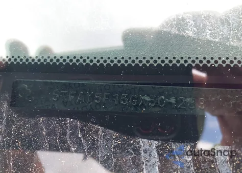 2016 Toyota Tundra Platinum 5.7L V8 z USA, uszkodzony, nr VIN 5TFAY5F15GX501283